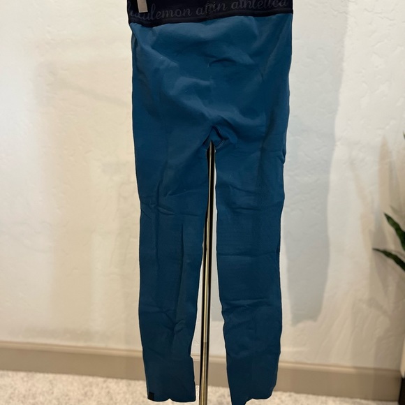 Lululemon Seamless Crop Leggings | Size 4 | Teal | High Rise with Cut Outs - Picture 6 of 6